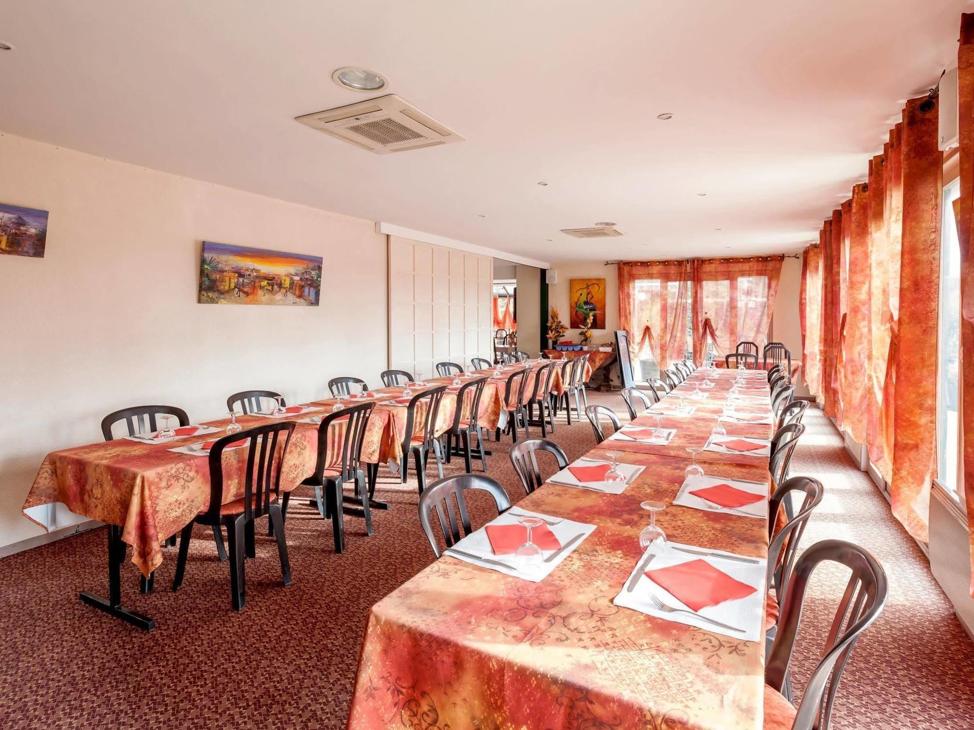 Logis Hotel Horus Restaurant Les Bruyeres Toulenne 외부 사진