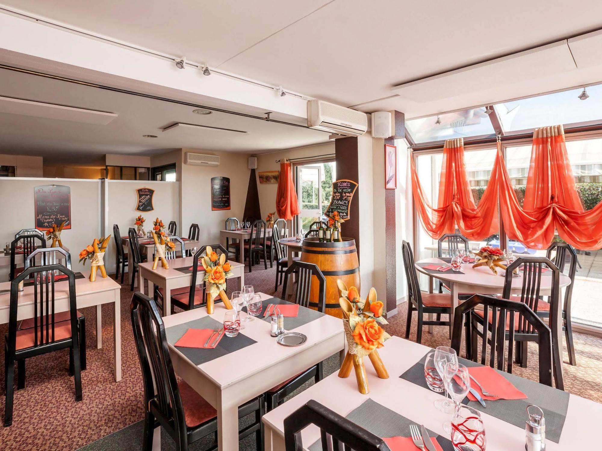 Logis Hotel Horus Restaurant Les Bruyeres Toulenne 외부 사진